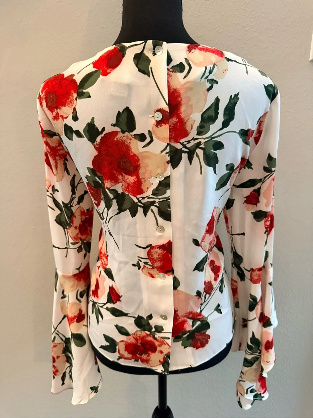 Carmen Marc Valvo White Blouse with Red Floral & Green Leaf Print - Picture 2 of 4
